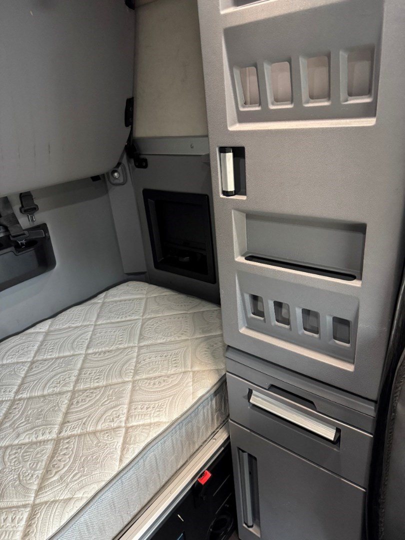 2020 MACK AN64T - USED TRUCKS SLEEPER - image 20